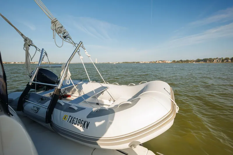 Slide: The Image of 2010 Meridian 391 Motor Yacht - 5797094