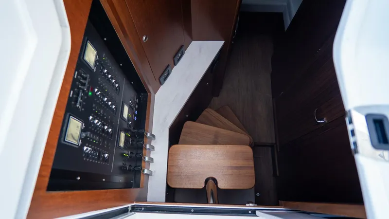 Slide: The Image of Front Runner W/A 2026 - 5797374