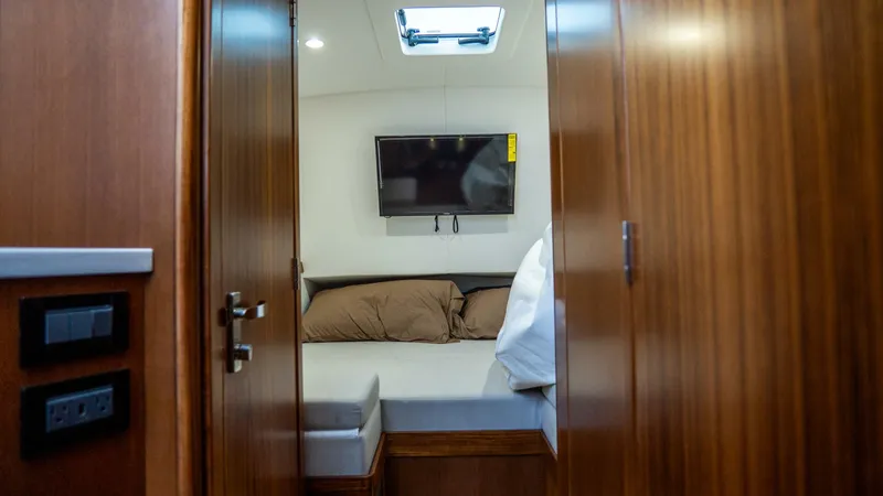 Slide: The Image of Front Runner W/A 2026 - 5797378