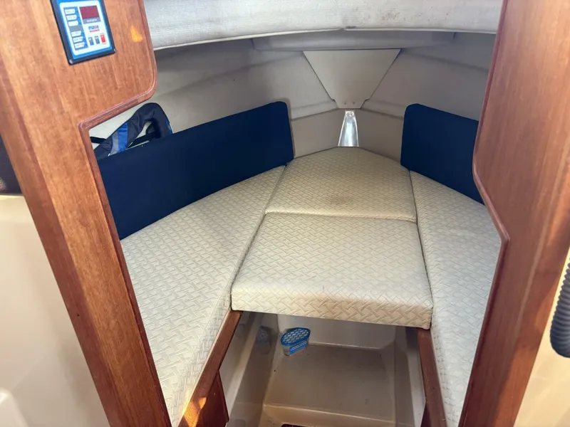 Slide: The Image of Ranger Tug R-27 Master berth - 5801098