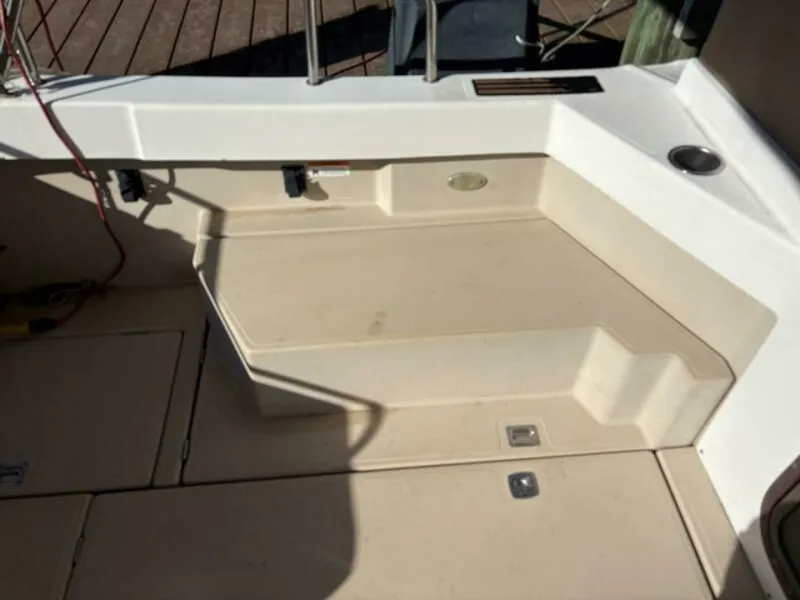 Slide: The Image of Ranger Tug R-27 Hatch over genset  - 5801136