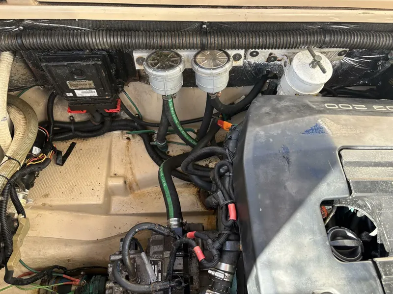 Slide: The Image of Ranger Tug R-27 Engine room - 5801147