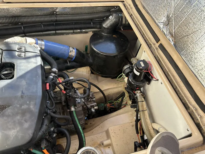 Slide: The Image of Ranger Tug R-27 Engine room - 5801156