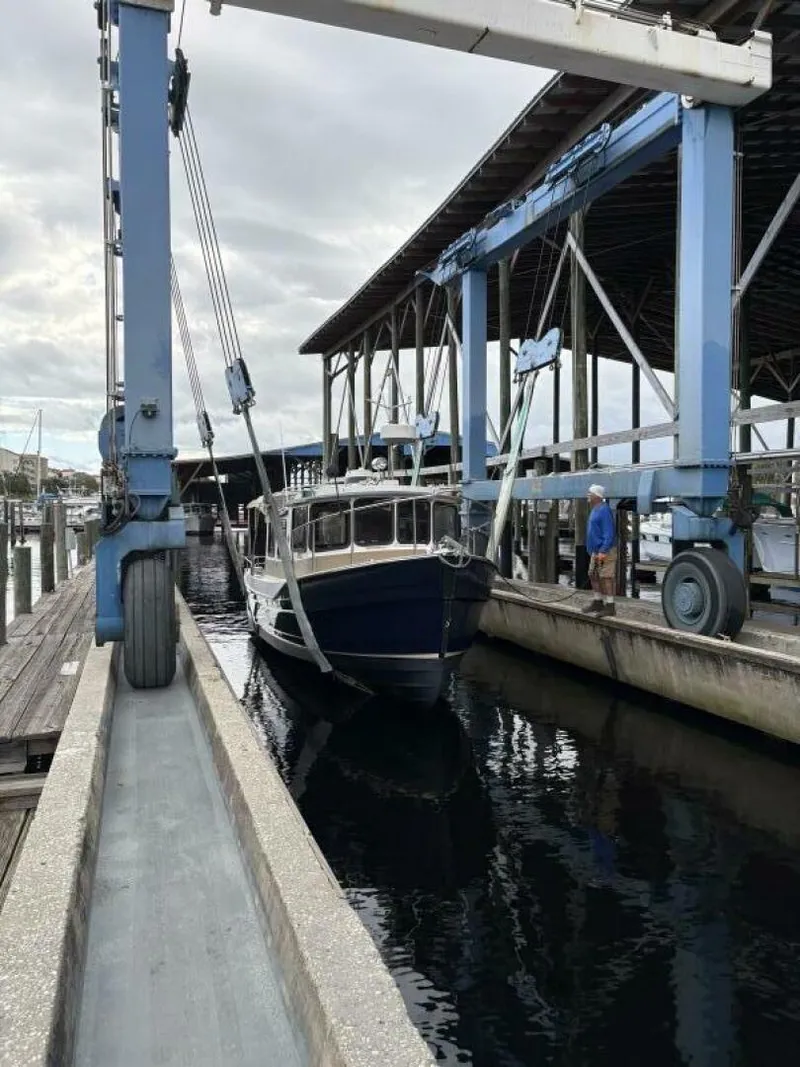 Slide: The Image of Ranger Tug R-27 Haul out  - 5801178