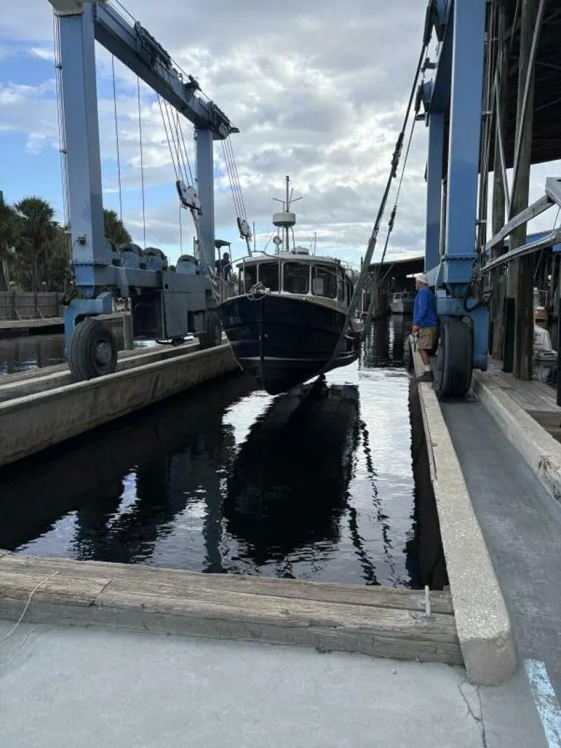 Slide: The Image of Ranger Tug R-27 Haul out - 5801331