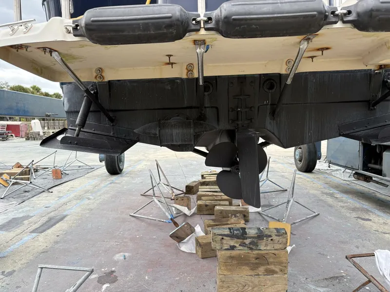 Slide: The Image of Ranger Tug R-27 Stern thruster  - 5801387