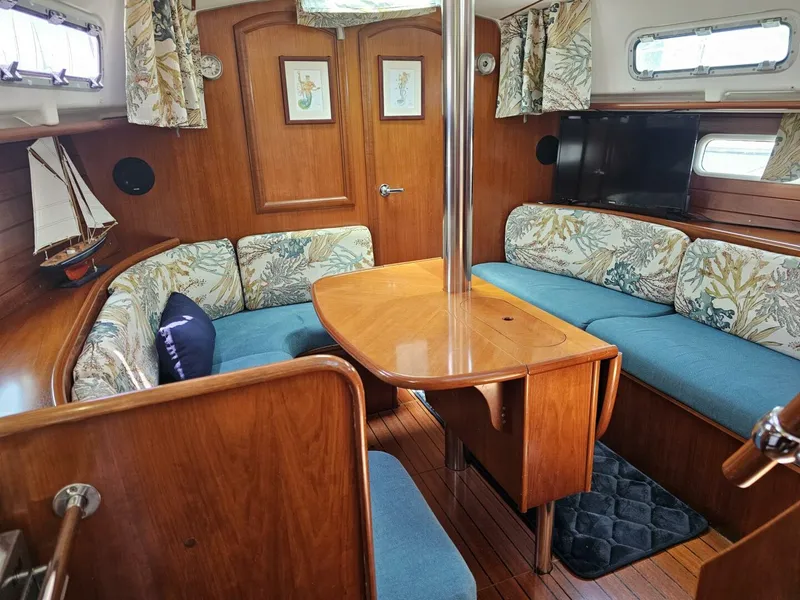 Slide: The Image of Beneteau 36 Center Cockpit 2000 - 5797431