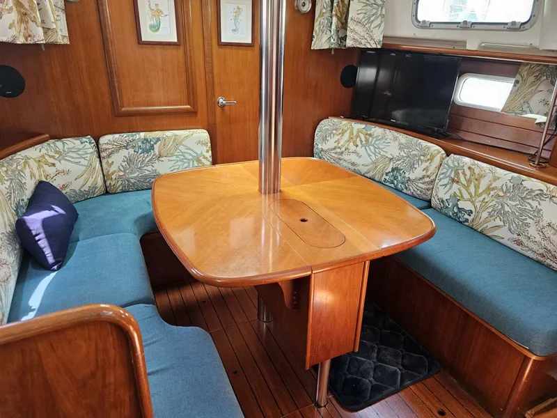 Slide: The Image of Beneteau 36 Center Cockpit 2000 - 5797447