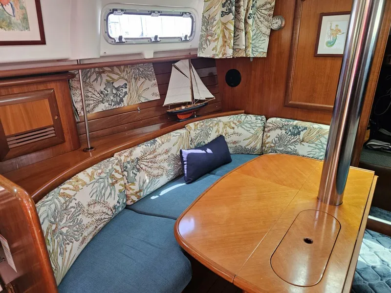 Slide: The Image of Beneteau 36 Center Cockpit 2000 - 5797451