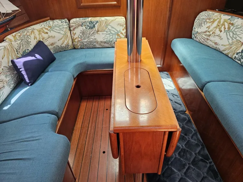 Slide: The Image of Beneteau 36 Center Cockpit 2000 - 5797448