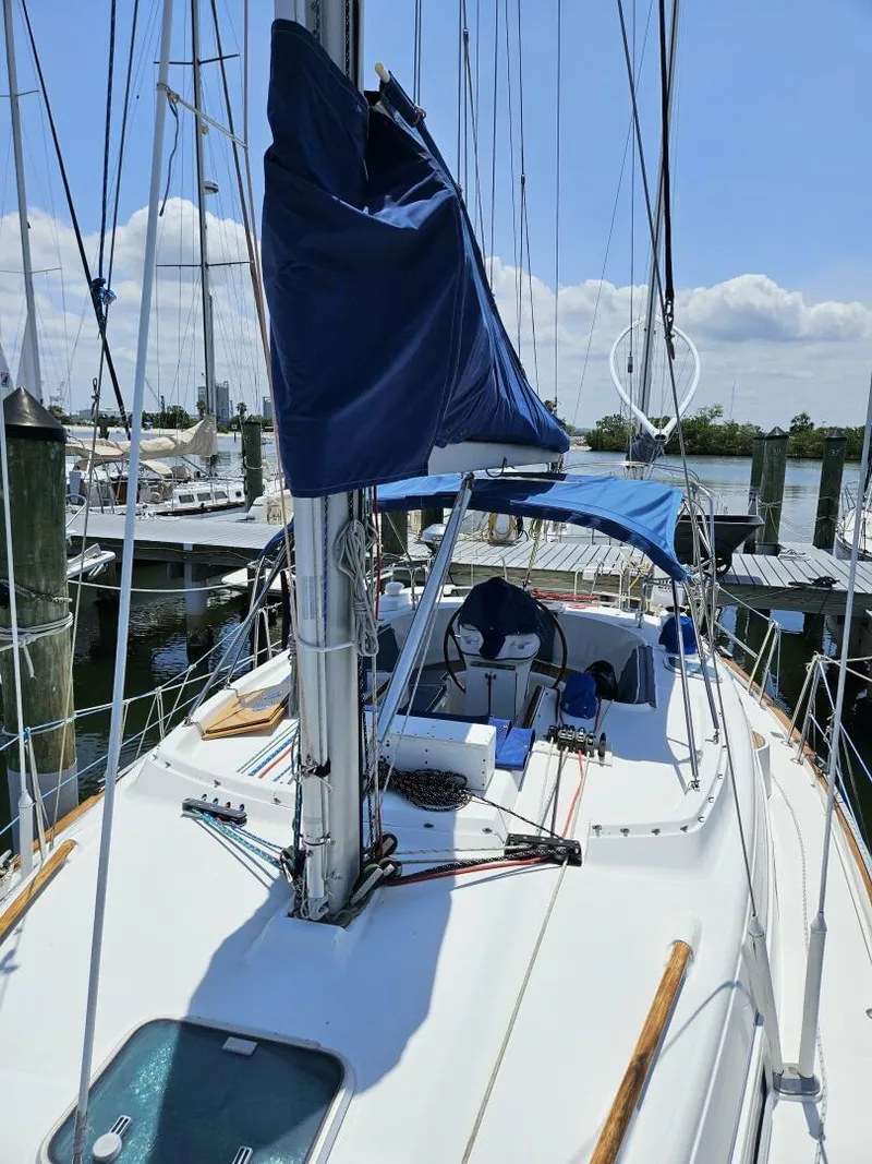 Slide: The Image of Beneteau 36 Center Cockpit 2000 - 5797438