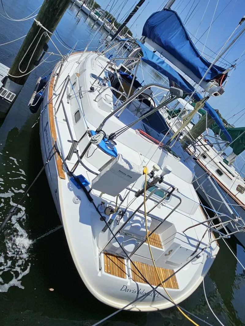 Slide: The Image of Beneteau 36 Center Cockpit 2000 - 5797442