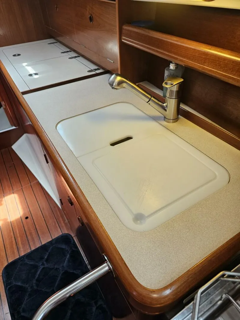 Slide: The Image of Beneteau 36 Center Cockpit 2000 - 5797429