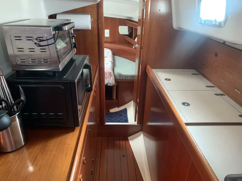 Slide: The Image of Beneteau 36 Center Cockpit 2000 - 5797458