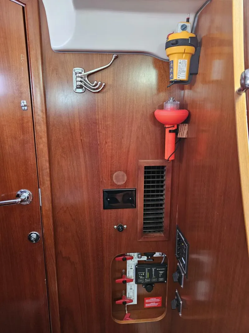 Slide: The Image of Beneteau 36 Center Cockpit 2000 - 5797446