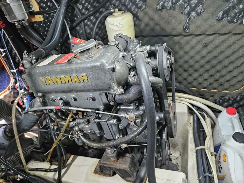 Slide: The Image of Beneteau 36 Center Cockpit 2000 - 5797444