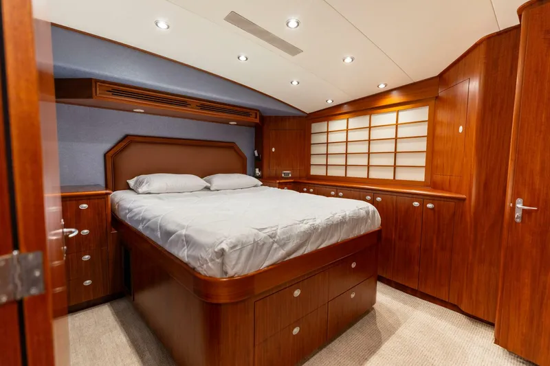 Slide: The Image of 2006 Jim Smith 68 Convertible- Master Stateroom - 5835665
