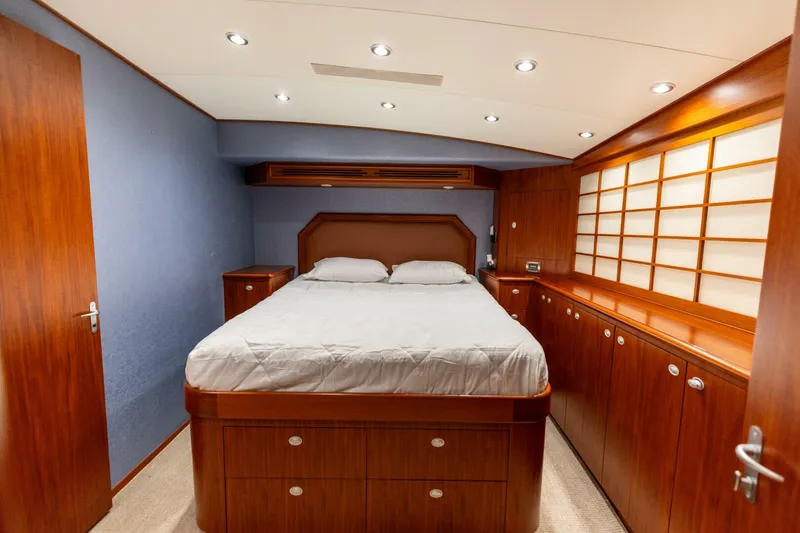 Slide: The Image of 2006 Jim Smith 68 Convertible- Master Stateroom - 5835666