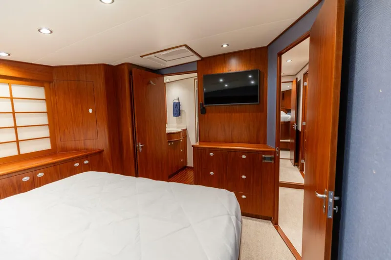 Slide: The Image of 2006 Jim Smith 68 Convertible- Master Stateroom - 5835670