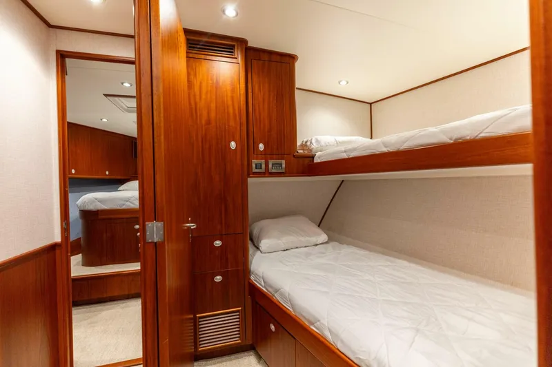 Slide: The Image of 2006 Jim Smith 68 Convertible- STBD Forward Bunks - 5835658