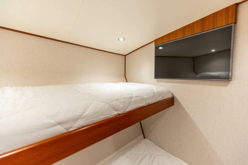 Slide: The Image of 2006 Jim Smith 68 Convertible- STBD Forward Bunks - 5835657