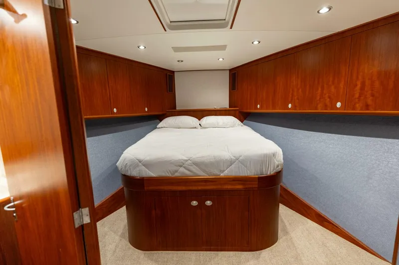 Slide: The Image of 2006 Jim Smith 68 Convertible- Forward Stateroom - 5835651