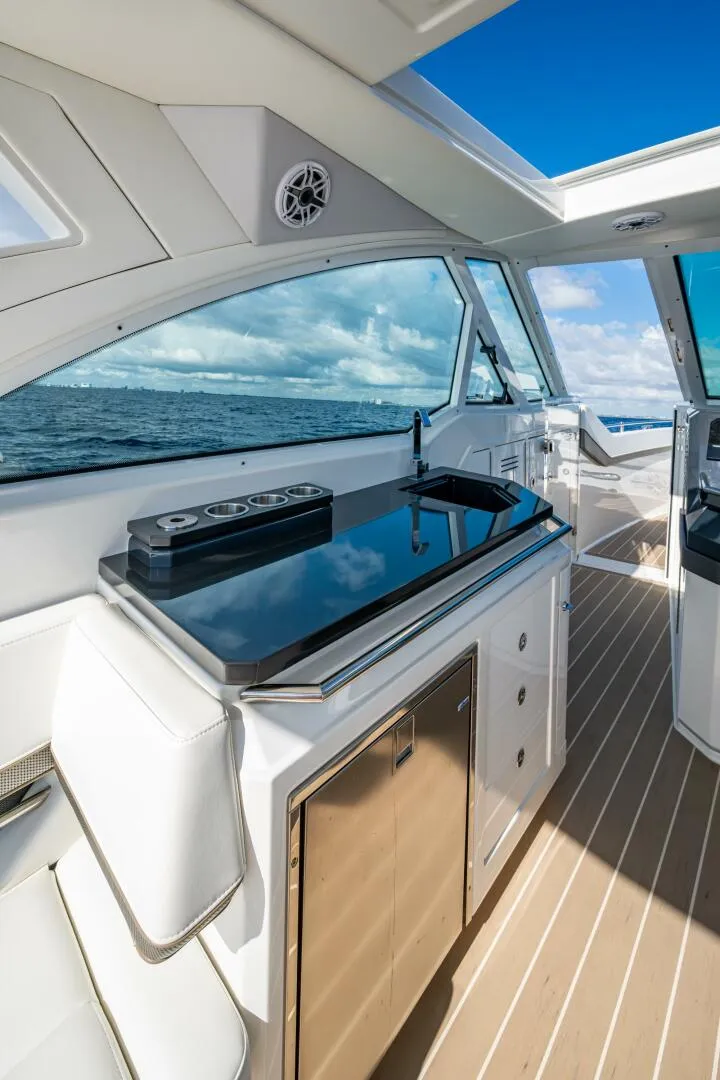 Slide: The Image of Formula 380 ssc 2022 - 5797847