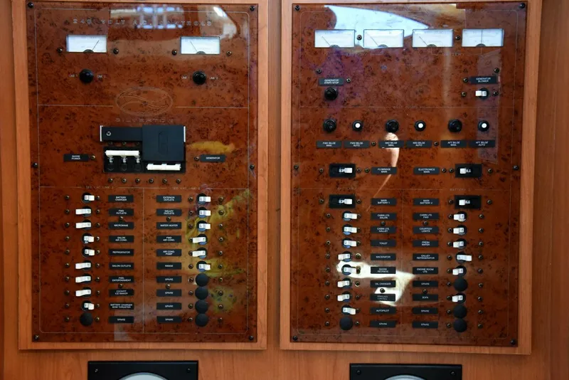 Slide: The Image of 2010 38 Silveron Sedan Bridge - Pura Vida - 5852660