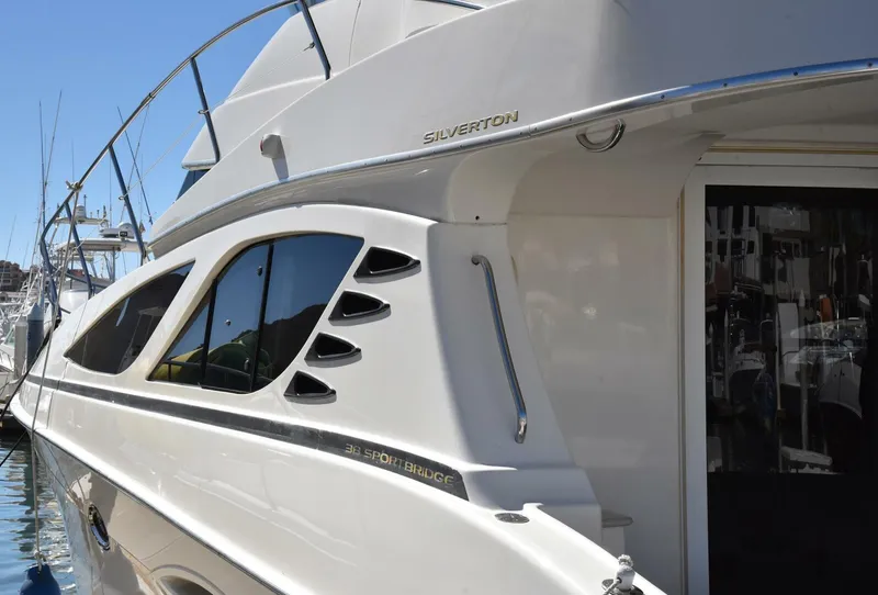 Slide: The Image of 2010 38 Silveron Sedan Bridge - Pura Vida - 5852674