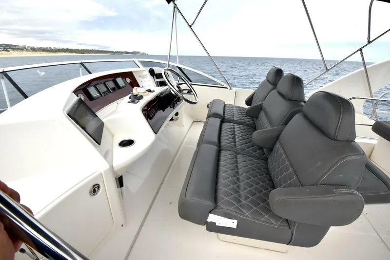 Slide: The Image of 2010 38 Silveron Sedan Bridge - Pura Vida - 5852697