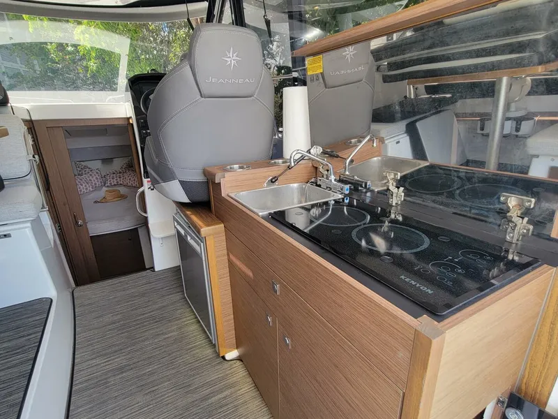 Slide: The Image of Jeanneau NC895 2023 - 5807027