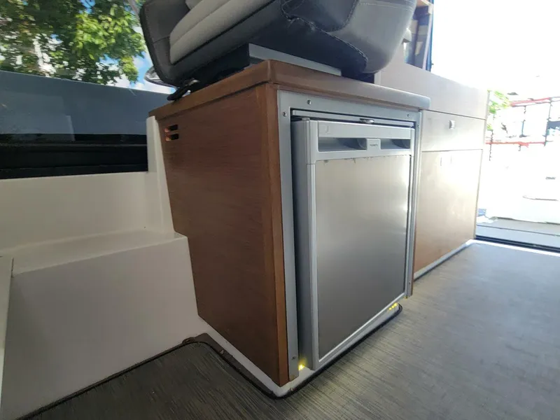 Slide: The Image of Jeanneau NC895 2023 - 5807032