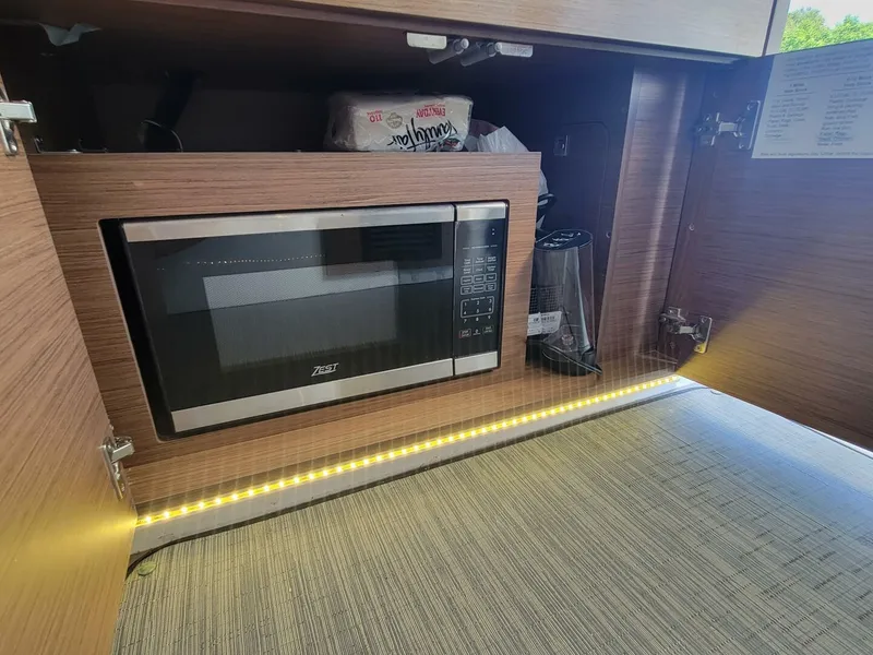 Slide: The Image of Jeanneau NC895 2023 - 5807036