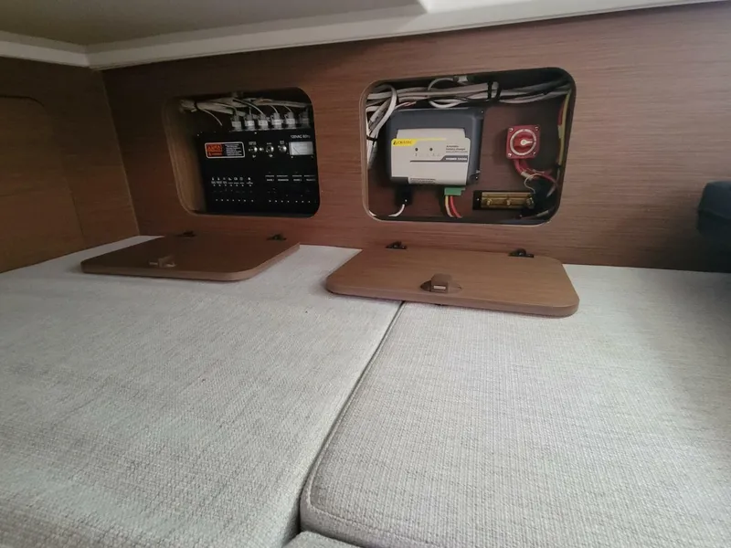 Slide: The Image of Jeanneau NC895 2023 - 5807040