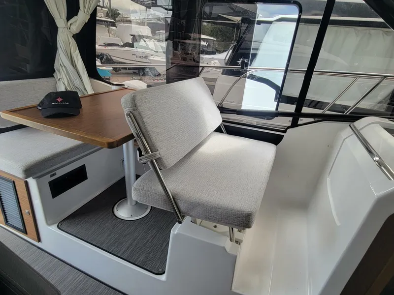 Slide: The Image of Jeanneau NC895 2023 - 5807024