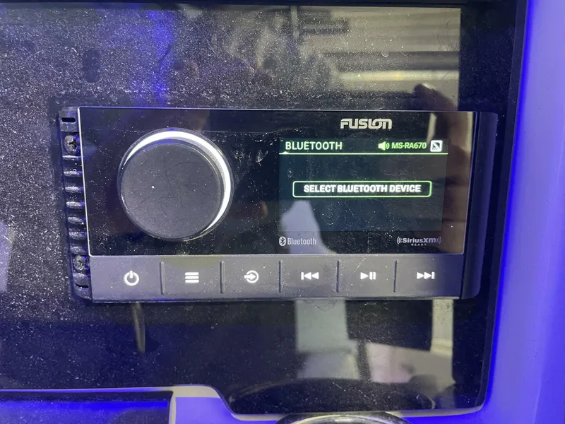 Slide: The Image of Stingray 253 Center Console 2025 - 5799703