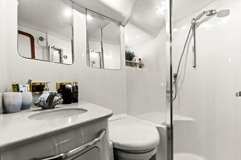 Slide: The Image of Sea Ray 480 Sedan Bridge 1998 - 5811587