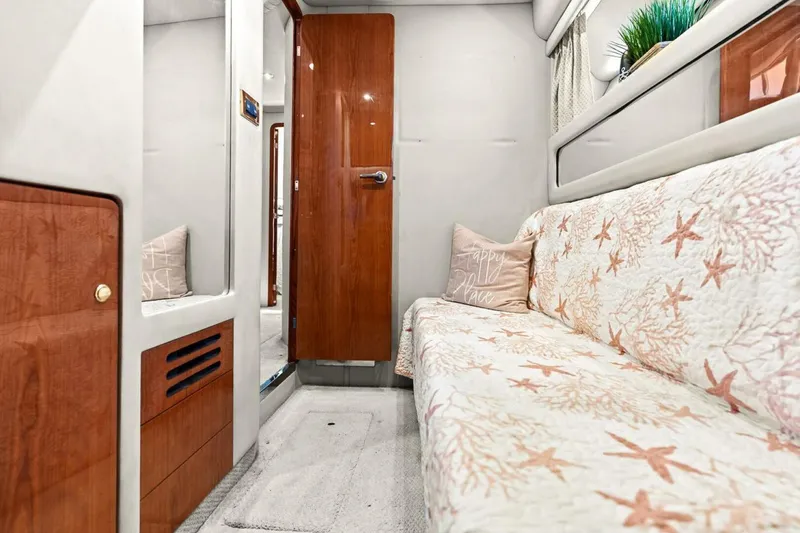 Slide: The Image of Sea Ray 480 Sedan Bridge 1998 - 5811591