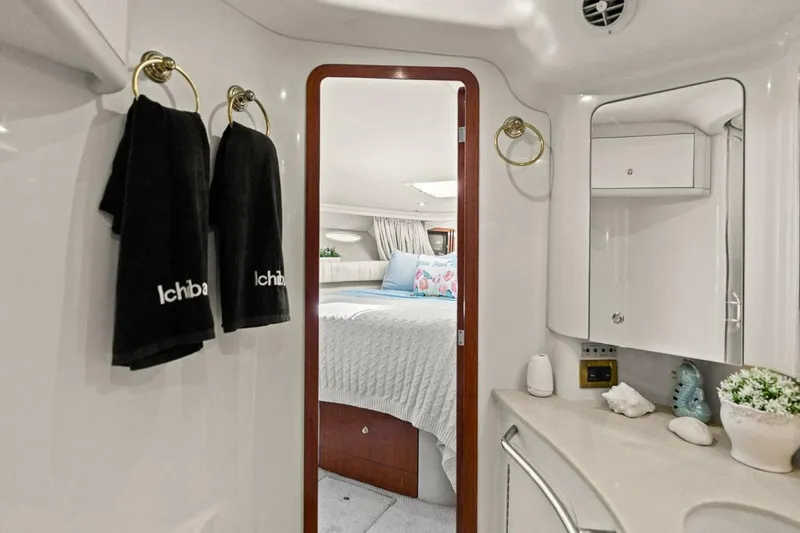 Slide: The Image of Sea Ray 480 Sedan Bridge 1998 - 5811582