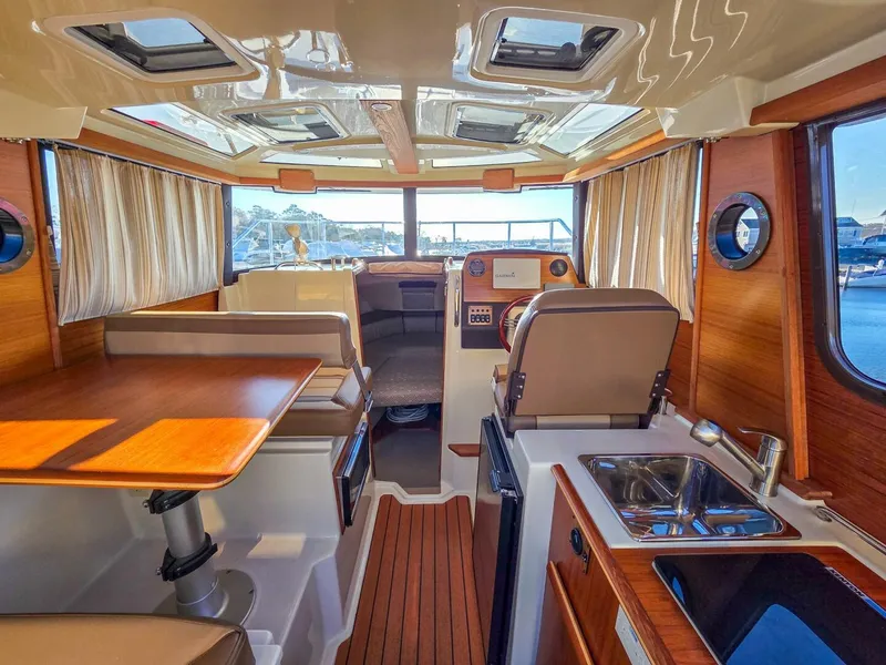 Slide: The Image of Ranger Tug R-23 2021 - 5800779