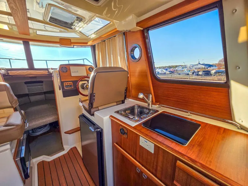 Slide: The Image of Ranger Tug R-23 2021 - 5800781