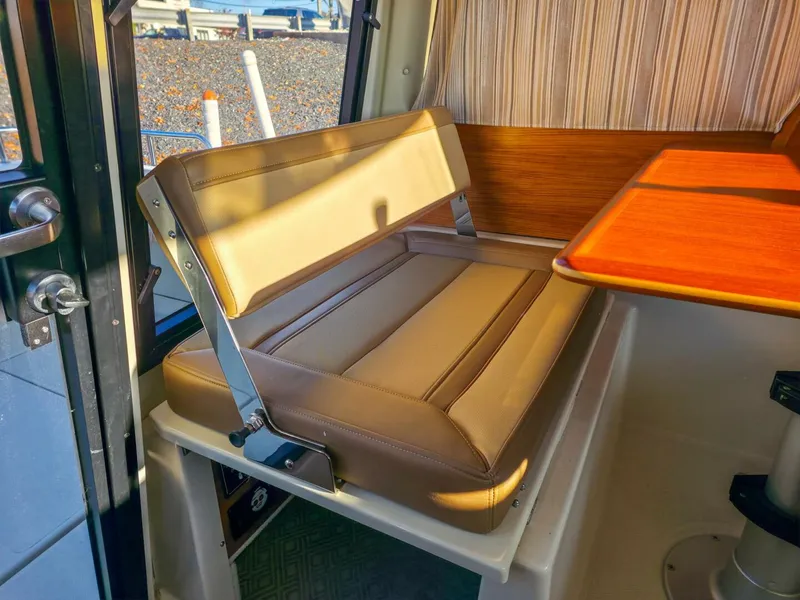 Slide: The Image of Ranger Tug R-23 2021 - 5800792