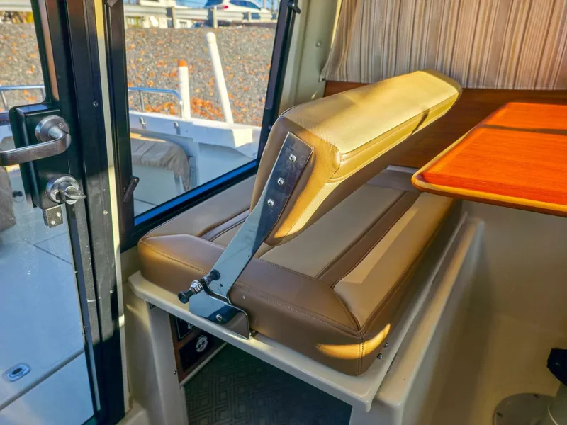 Slide: The Image of Ranger Tug R-23 2021 - 5800793