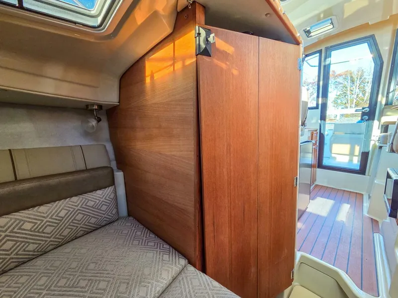 Slide: The Image of Ranger Tug R-23 2021 - 5800803