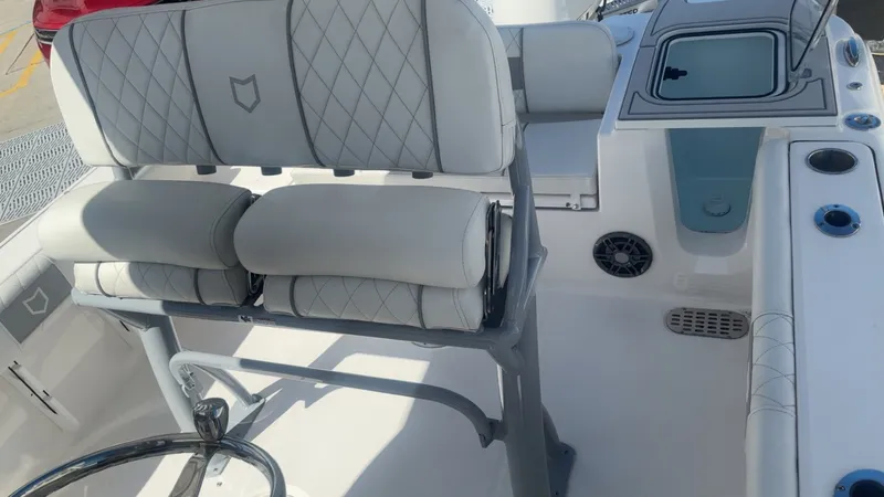 Slide: The Image of Sea Fox 228 Commander 2026 - 8145164