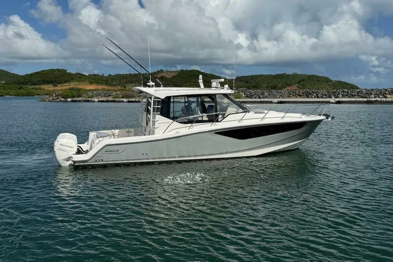 Slide: The Image of Boston Whaler 405 Conquest 2021 - 5801213
