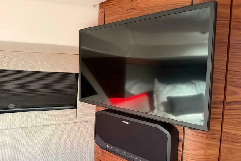 Slide: The Image of Boston Whaler 405 Conquest 2021 - 5801265