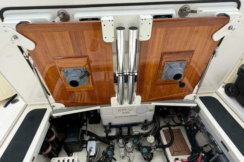 Slide: The Image of Boston Whaler 405 Conquest 2021 - 5801271