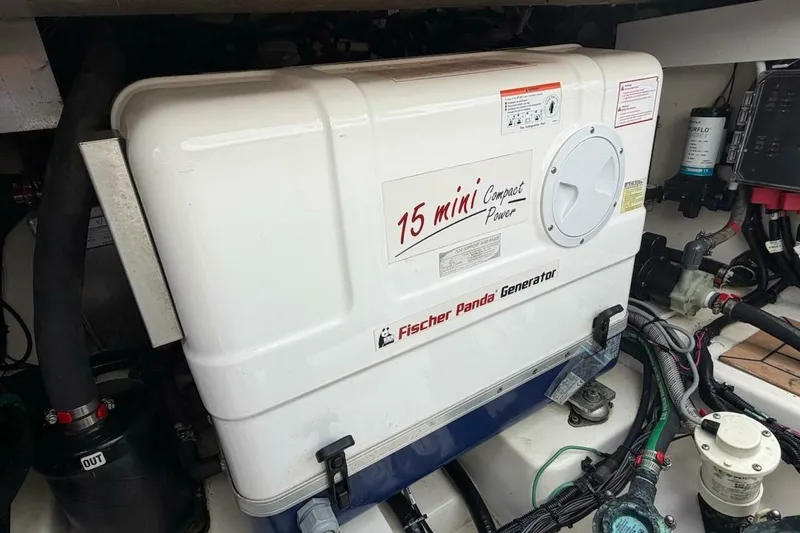 Slide: The Image of Boston Whaler 405 Conquest 2021 - 5801272