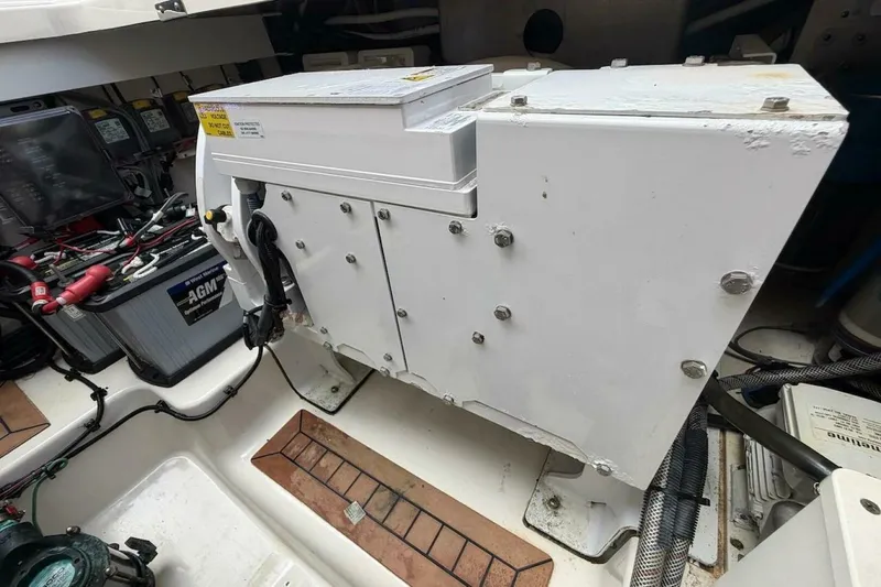 Slide: The Image of Boston Whaler 405 Conquest 2021 - 5801273